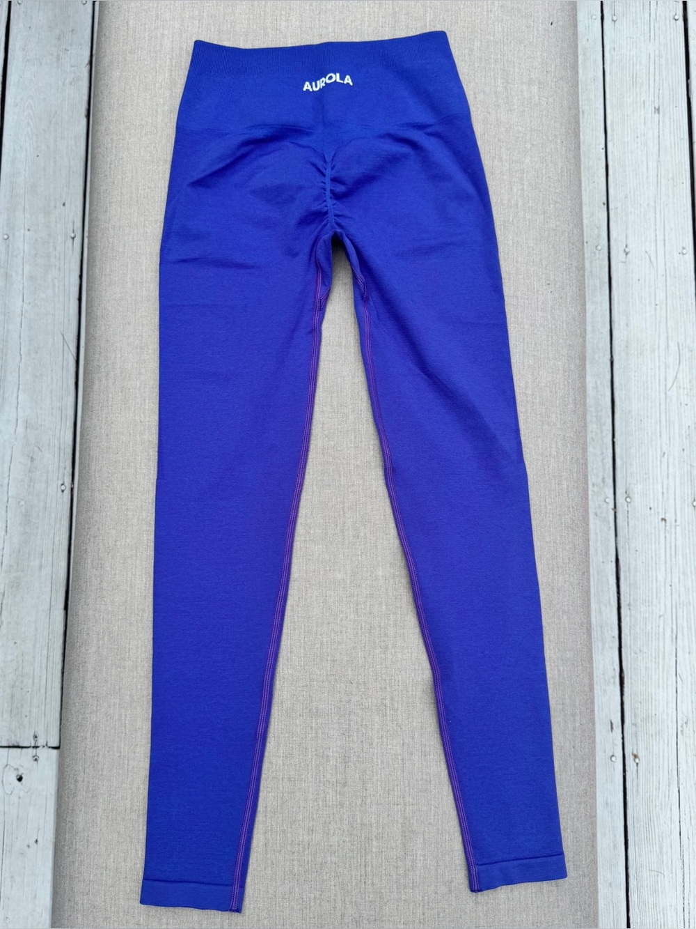 NWOT Aurola Scrunch Butt Seamless Leggings Royal Blue Small